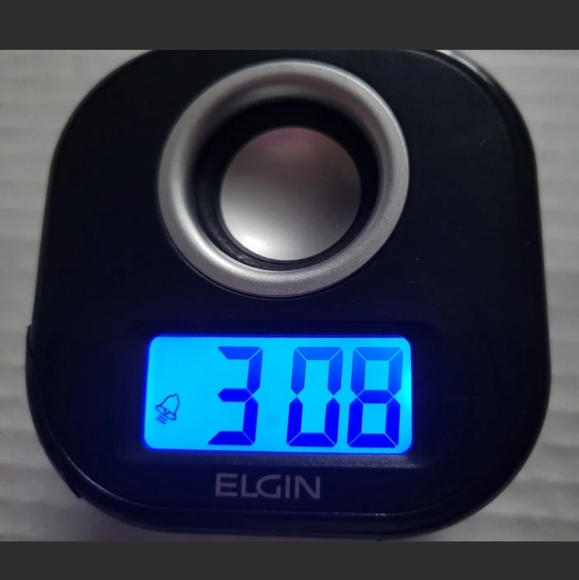 Elgin Digital Alarm Clock With Aux Cord And Speaker (Battery Operated, 2019) - Picture 4 of 11